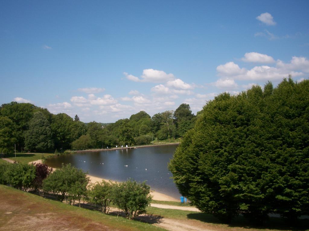 L'Aquarelle - Camping Hotel La Souterraine Buitenkant foto